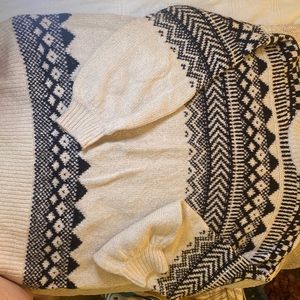 American Eagle sweater. Size small. Gently worn, great condition!